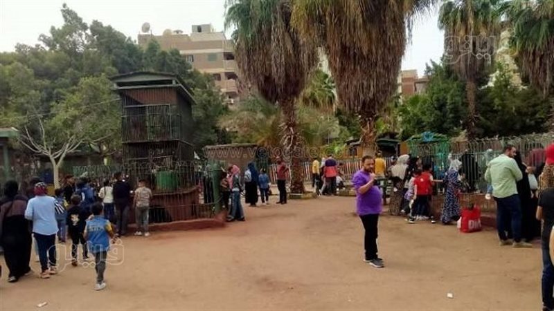 توافد المواطنين على