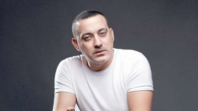 دياب: ترددت في دخول التمثيل 3 سنوات..وهذا رأيى في الغناء علي فلاشة 