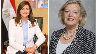 نبيلة مكرم تستقبل وزيرة الهجرة الهولندية بمطار القاهرة الدولي