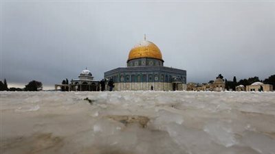  بحراسة شرطة الاحتلال.. عشرات المستوطنين يقتحمون باحات المسجد الأقصى 