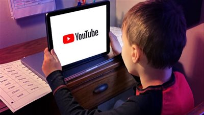 دراسة: الأطفال المصريون يقضون 34% من وقتهم على YouTube