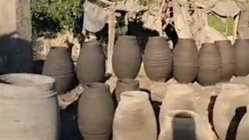 صناعة الفخار في قرية