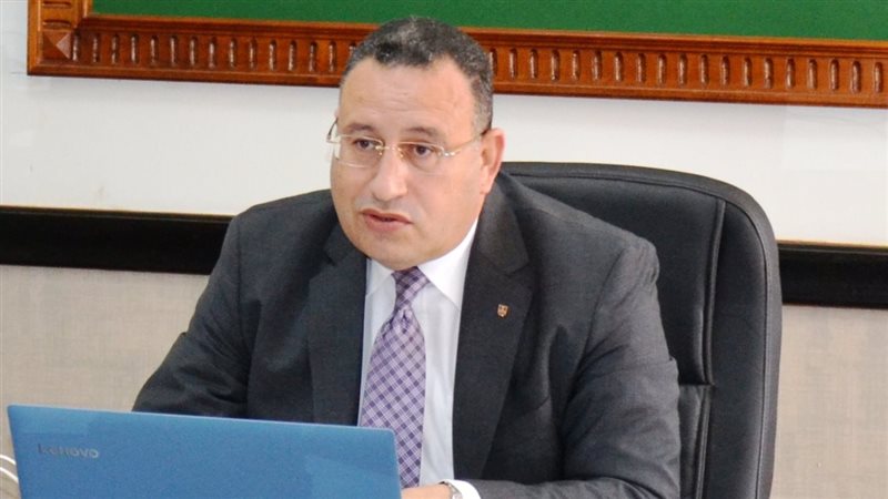  الدكتور عبد العزيز