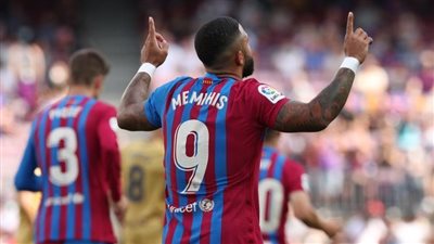 دي يونج يقود هجوم برشلونة أمام بنفيكا في دوري أبطال أوروبا 