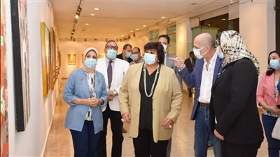 وزيرة الثقافة تفتتح معرضاً وثائقياً عن 