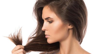 صحتك أهم من مظهرك.. 11 مكونا في الشامبو تصيبك بأضرار خطيرة