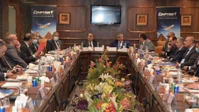 أبرز 4 تعليمات لـ محمد منار خلال اجتماع لجنة السلامة بمصر للطيران