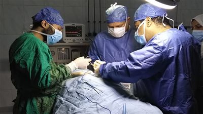 استغرقت ساعتين ونصف.. استئصال ورم وزنه 10 كيلو من مبيض فتاة بالشرقية