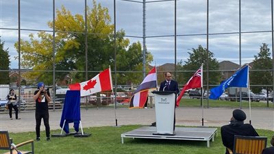 سفير مصر بكندا يشارك باحتفالية إطلاق اسم أنجيلوس سعد على إحدى حدائق تورونتو