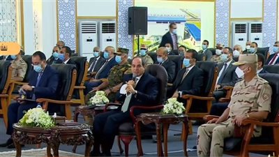 السيسي: اللي بيتعمل في مصر فوق الخيال.. ومش هسمح لحد يتعدى على قدرتنا | فيديو