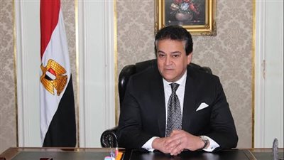 وزير التعليم العالي: تطعيم 90% من أعضاء هيئة التدريس والإداريين 
