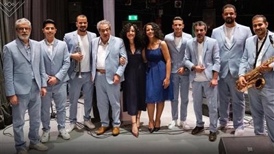 مغنية إيطالية مع كايرو كافيه على المسرح المكشوف بالأوبرا.. الأربعاء