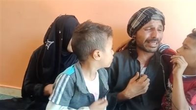 انهيار والد طفل أسيوط المذبوح: يا ريتهم قتلوني وسابوا ابني | فيديو 