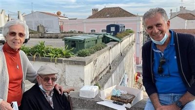 كيروش يحتفل بعيد ميلاد والده الـ94| صور