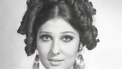 صور نادرة لنادية الجندي بالأبيض وأسود.. ومتابعون: 