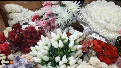 يا ورد مين يشتريك.. حكاية درب السادات أشهر مكان لبيع الورود الصناعية | فيديو