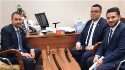 ضبط محاولة تهريب أسلحة بيضاء وأقراص مخدرة بمطار القاهرة