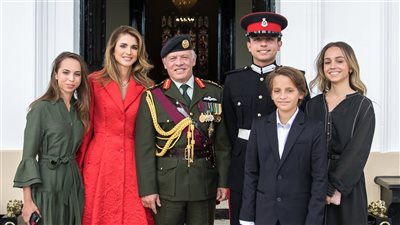 العاهل الأردني والملكة رانيا يخضعان للحجر المنزلي بعد إصابة ولي العهد بكورونا