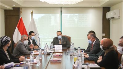 مكافأة شهر للعاملين بوحدات ومراكز طب الأسرة الحاصلة على درجة الاعتماد