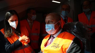 وزير النقل يبحث التعاون مع شركة إسبانية لتصنيع عربات القطارات