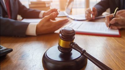 أول قرار ضد عاطل ضرب والده لرفضه إعطاءه أموالا لشراء المخدرات