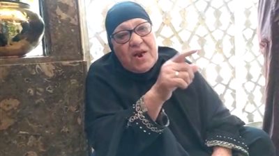 «مُسنة» تزور ضريح عبد الناصر.. وتؤكد: معاشه سترنا بعد وفاة زوجي |فيديو