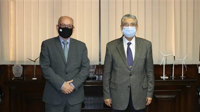 شاكر يبحث مع سفير قبرص مستجدات مشروع الربط الكهربائي بين البلدين