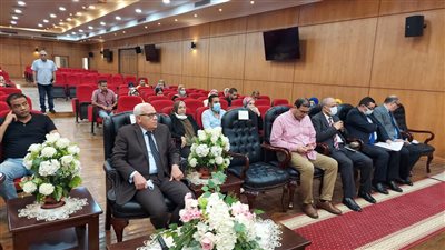 محافظ بورسعيد يستعرض آخر تطورات العمل فى تطبيق المنظومة الرقمية | صور