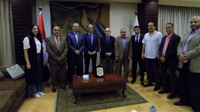 القائم بأعمال سفارة أوزبكستان يتفقد مركز التنمية الشبابية بالجزيرة