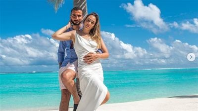 محمد الشرنوبي يحتفل بعيد ميلاد زوجته: انزل يا جميل على الساحة