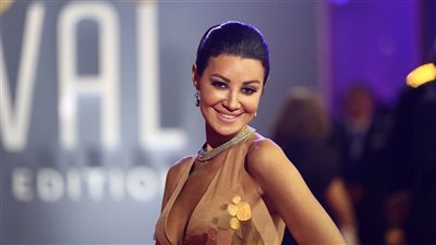 لميس الحديدي تتغزل في إطلالة أروى جودة..والفنانة: 