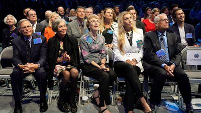 ذئب وول ستريت.. قصة «آل والتون» أغنى عائلة في العالم تعمل بالخفاء