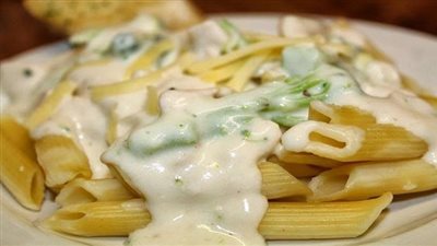 تقدم مع المشروم والميكس جبن.. طريقة عمل المكرونة بالصوص الأبيض