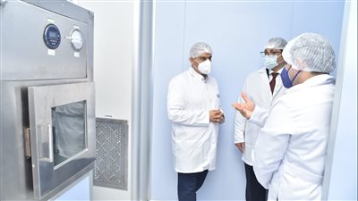 الأول في مصر.. رئيس هيئة الدواء يتفقد خط إنتاج أدوية الاستنشاق لعلاج الأمراض الصدرية