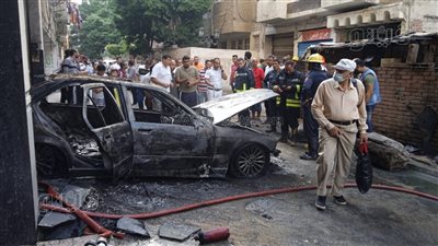 إصابة شخصين وتفحم سيارة فى حريق بالمنتزة شرق الإسكندرية | صور