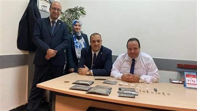 إحباط تهريب تشكيلة مخدرات بحوزة أمريكي بمطار القاهرة