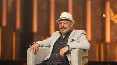 عمرو عبدالجليل: أنا أعبط من ولادي.. وابني الكبير مرضه غريب|فيديو