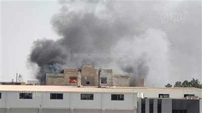 اللقطات الأولى لحريق مصنع البتروكيماويات بالعاشر من رمضان| فيديو 