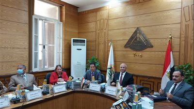  تطعيم 20 ألف طالب بلقاح كورونا بجامعة بنها