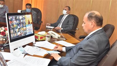  محافظ أسيوط: 400 فرقة ثابتة ومتحركة لتطعيم المواطنين ضد كورونا