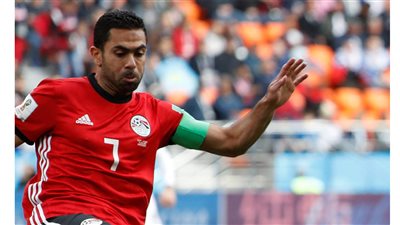 سيناريو تنازل أحمد فتحي عن شارة قيادة المنتخب لمحمد صلاح قبل مواجهة ليبيا 