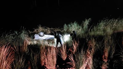 إصابة 3 أشخاص فى انقلاب سيارة بترعة أصفون جنوب الأقصر |صور