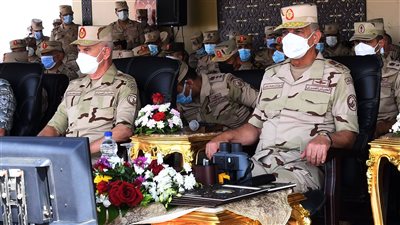 وزير الدفاع يشهد تنفيذ المرحلة الختامية للمناورة 