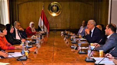 وزيرة الصناعة: سلسلة معارض لتوفير احتياجات الأطباء من التجهيزات الطبية بتمويل ميسر