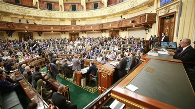 7 مشاهد بالجلسة الافتتاحية لدور الانعقاد الثاني للبرلمان.. رفض طلب رفع حصانة و13 إحالة 