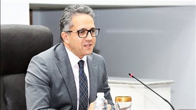 وزير السياحة والآثار يناقش النقاط النهائية لحفل افتتاح طريق الكباش