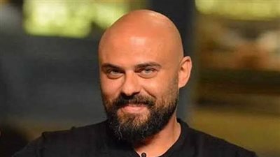 نصيحة أحمد صلاح حسني لكل رجل أربعيني غير متزوج