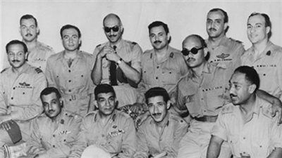 بعد رحيل عبد الناصر.. مذكرة جماعية لأعضاء قيادة الثورة عن حكم مصر والسادات يرفضها 