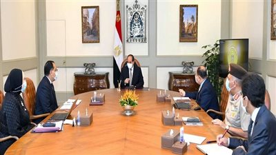 8 معلومات عن جهود إنشاء المجمعات الصناعية.. السيسي يكلف بتحقيق الاكتفاء الذاتي للسوق المحلي