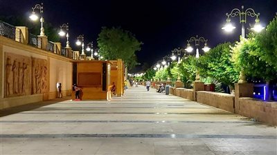 10 صور ترصد أعمال تطوير مرسى وزارة السياحة والآثار للفنادق العائمة بالأقصر